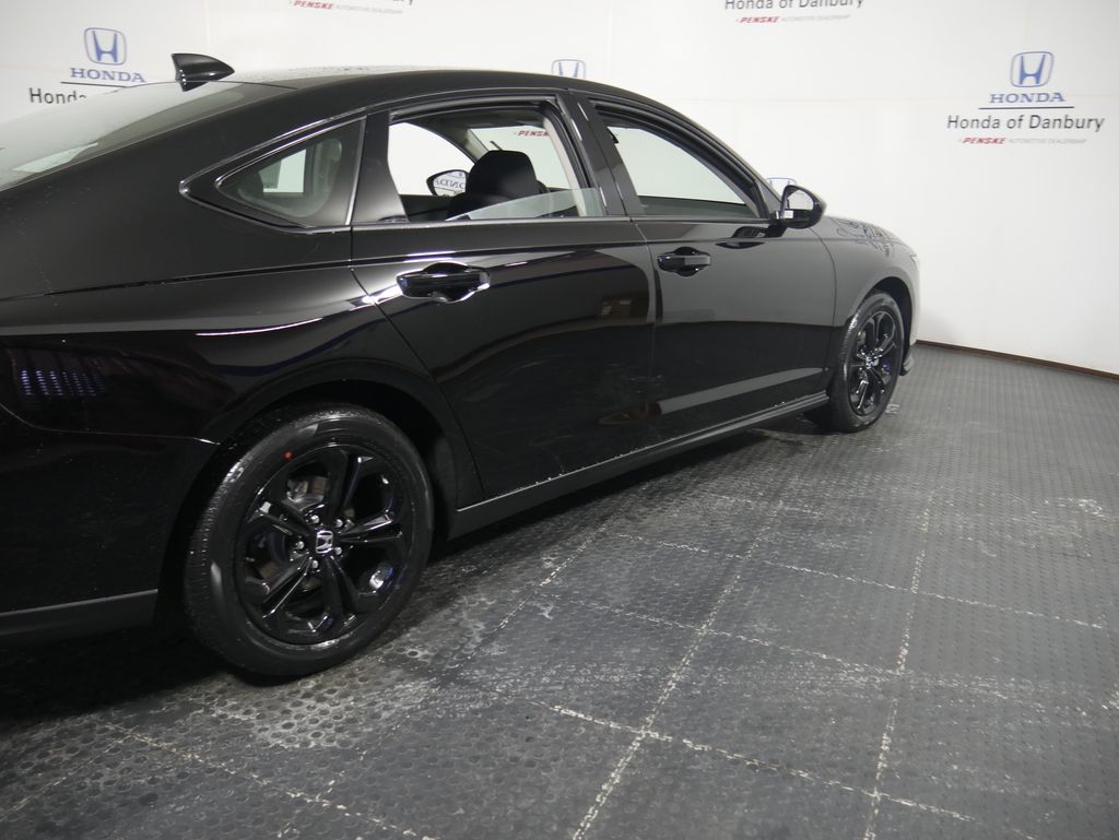 2025 Honda Accord 1.5T SE photo 4