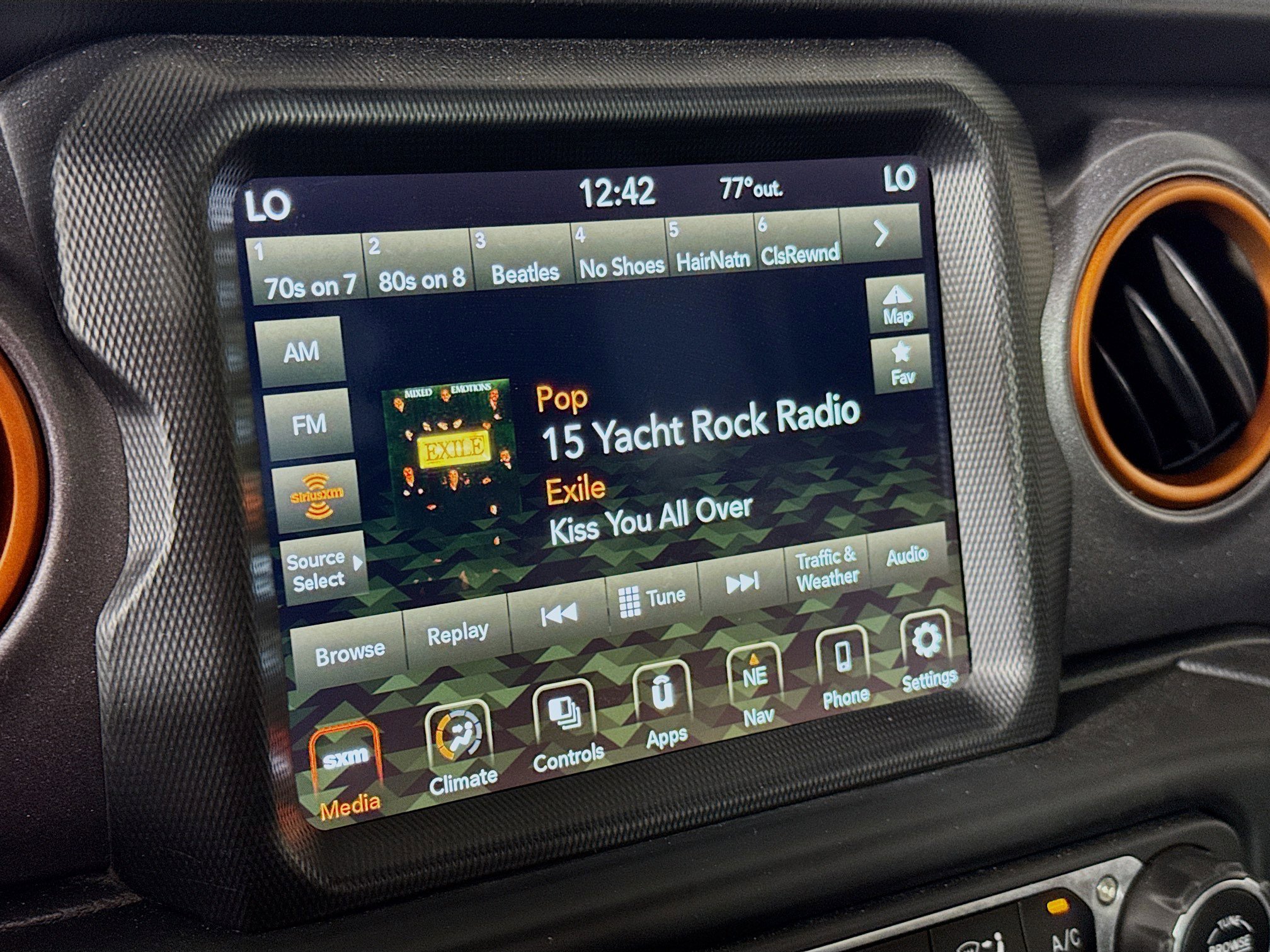 2022 Jeep Gladiator Mojave photo 14