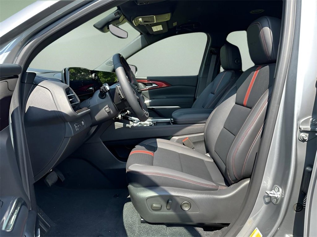 2026 Chevrolet Traverse photo 3