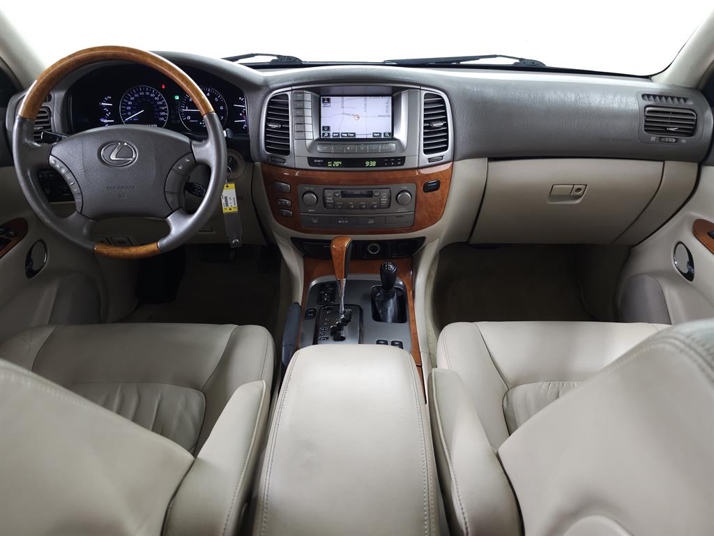 2006 Lexus LX 470 photo 9