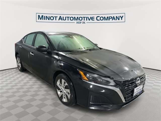 2024 Nissan Altima S's photo