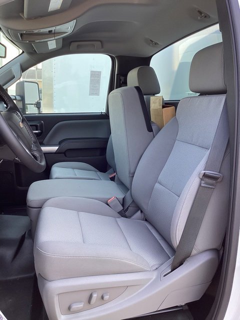 2024 Chevrolet Silverado 5500HD LT photo 6