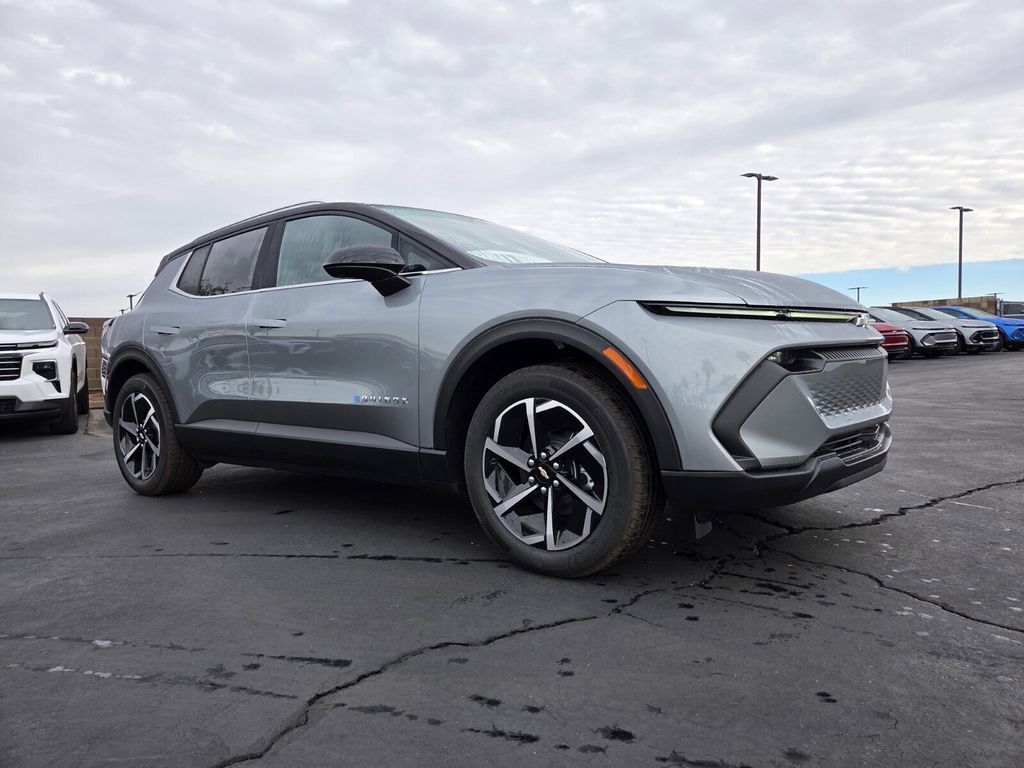 2026 Chevrolet Equinox EV 2LT's photo