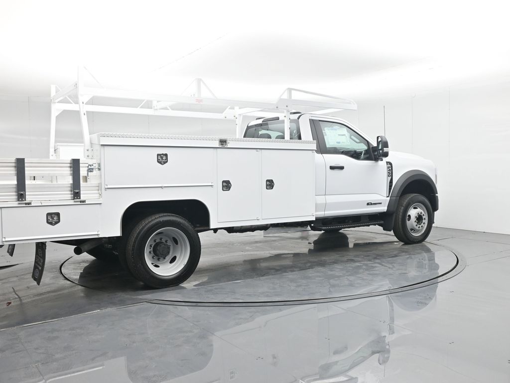 2025 Ford F-450 photo 28