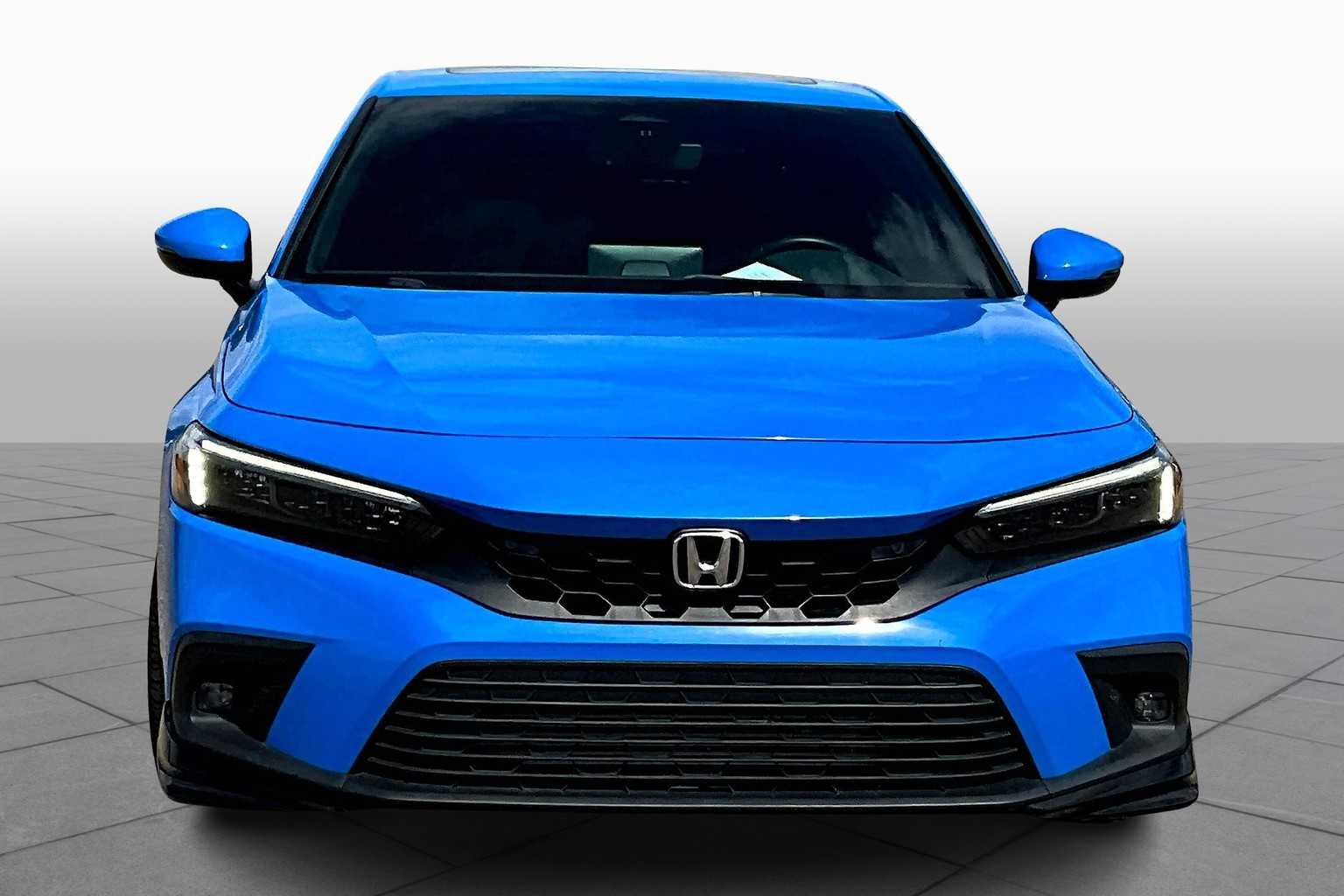 2022 Honda Civic Hatchback Sport Touring photo 3
