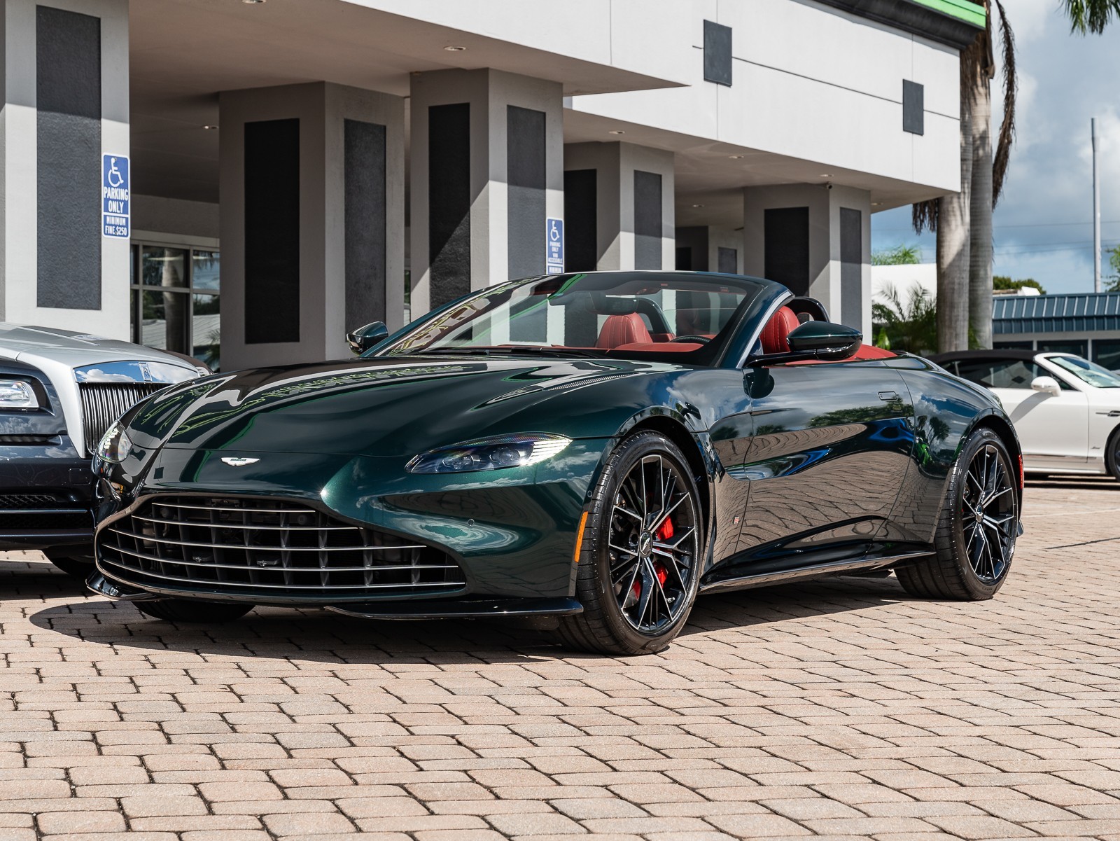 2021 Aston Martin Vantage photo 31