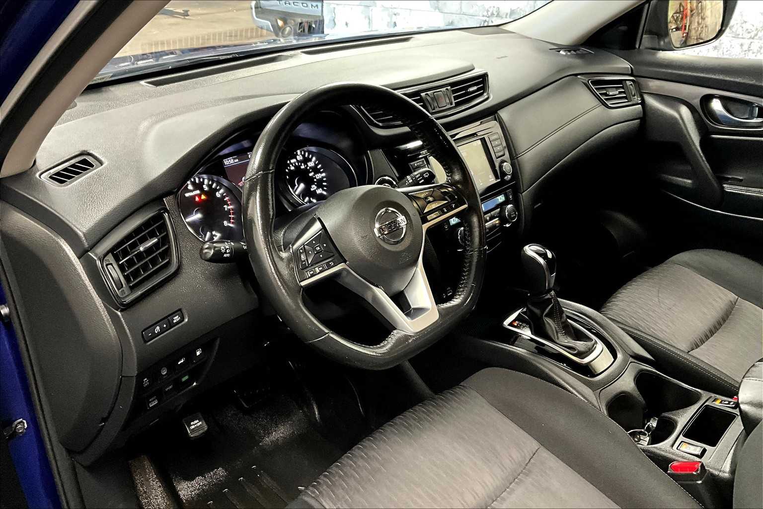 2019 Nissan Rogue SV photo 15