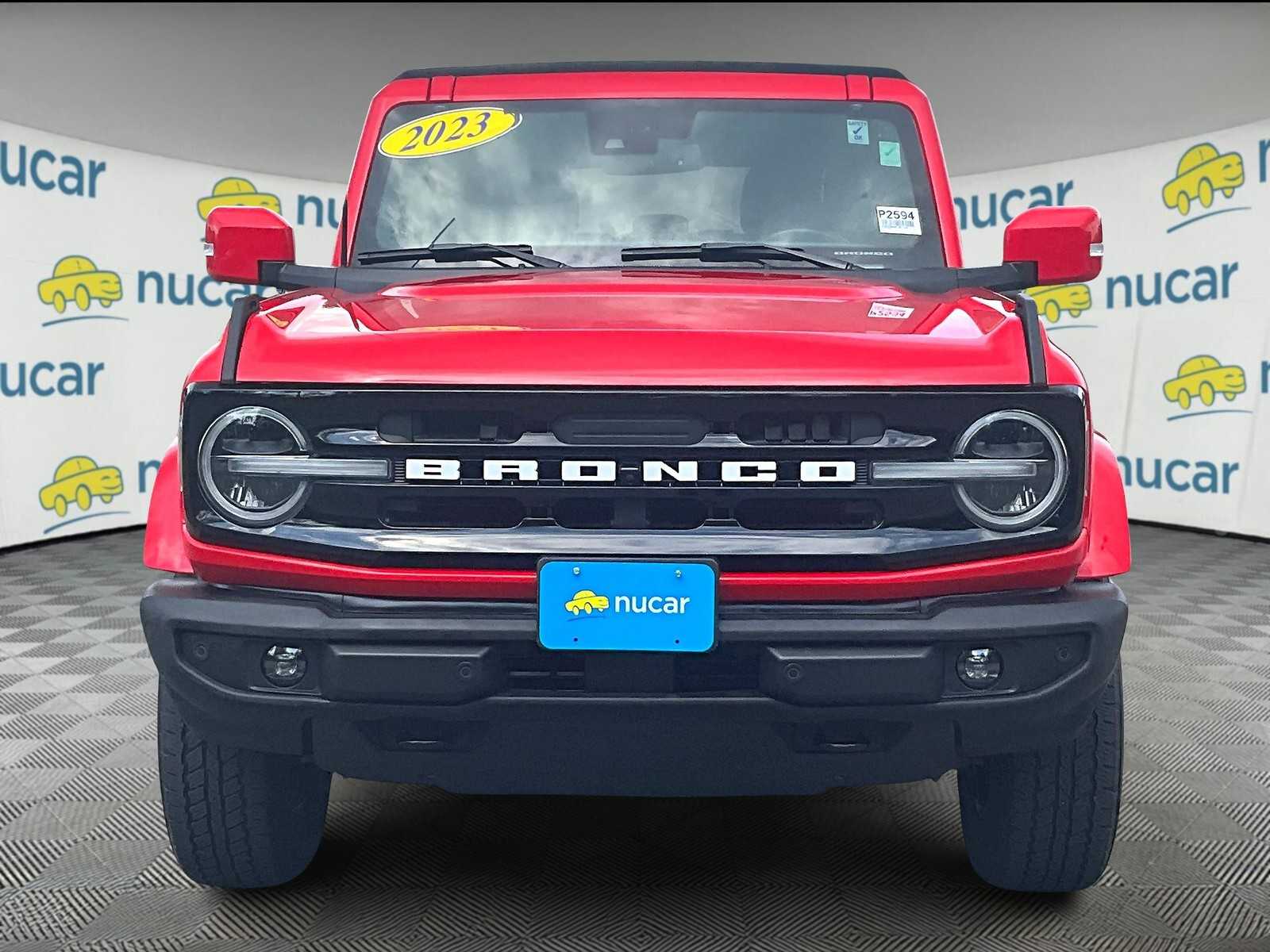 2023 Ford Bronco Outer Banks photo 2