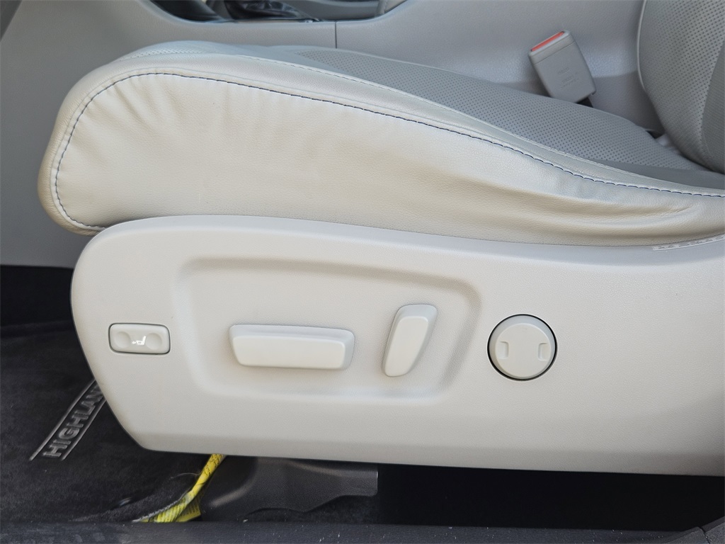 2018 Toyota Highlander Limited Platinum photo 20