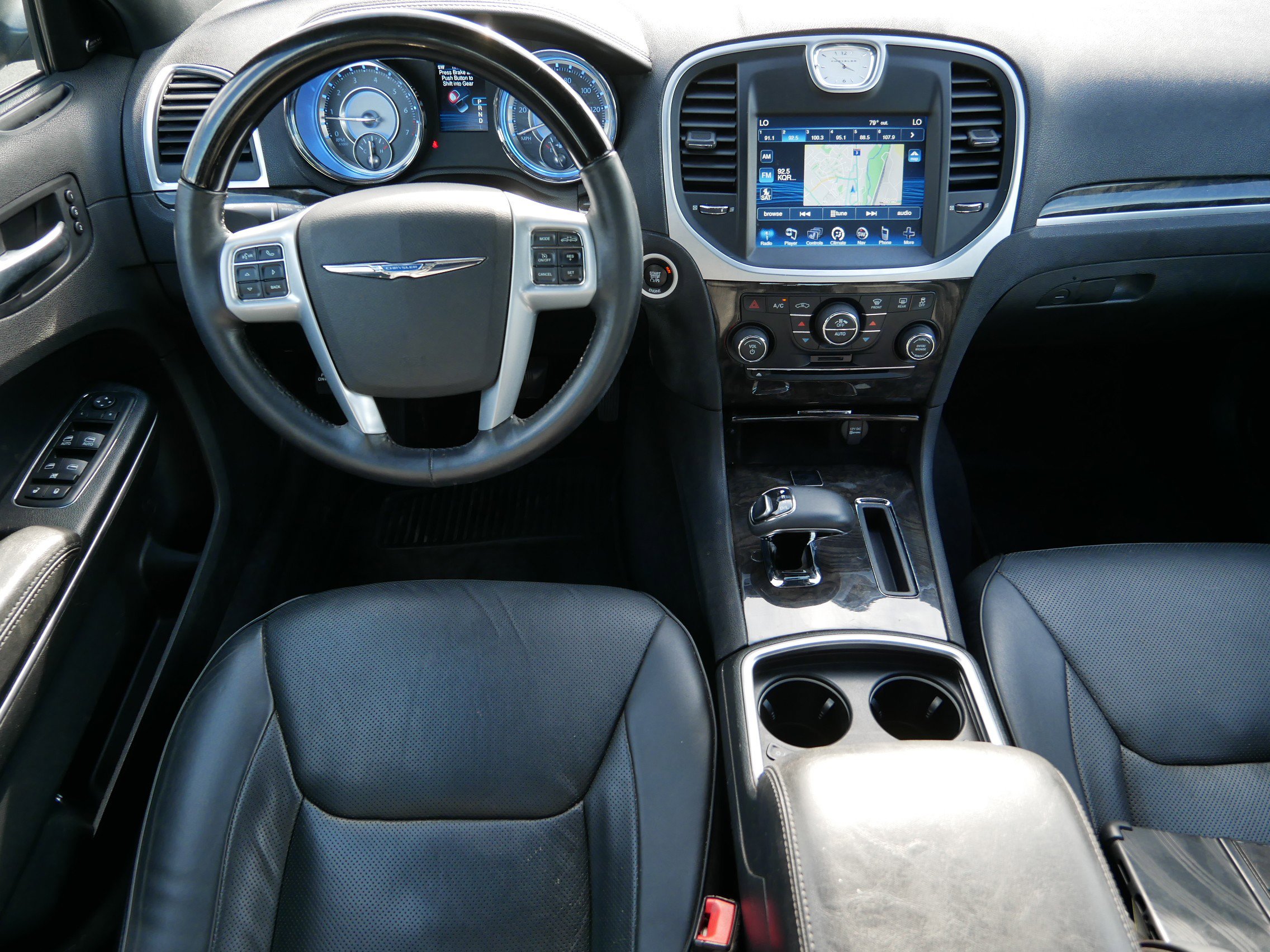 2013 Chrysler 300 photo 7