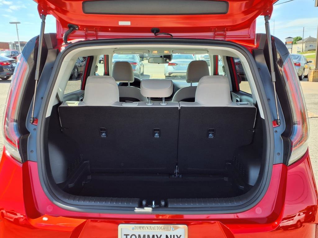 2024 Kia Soul LX photo 2