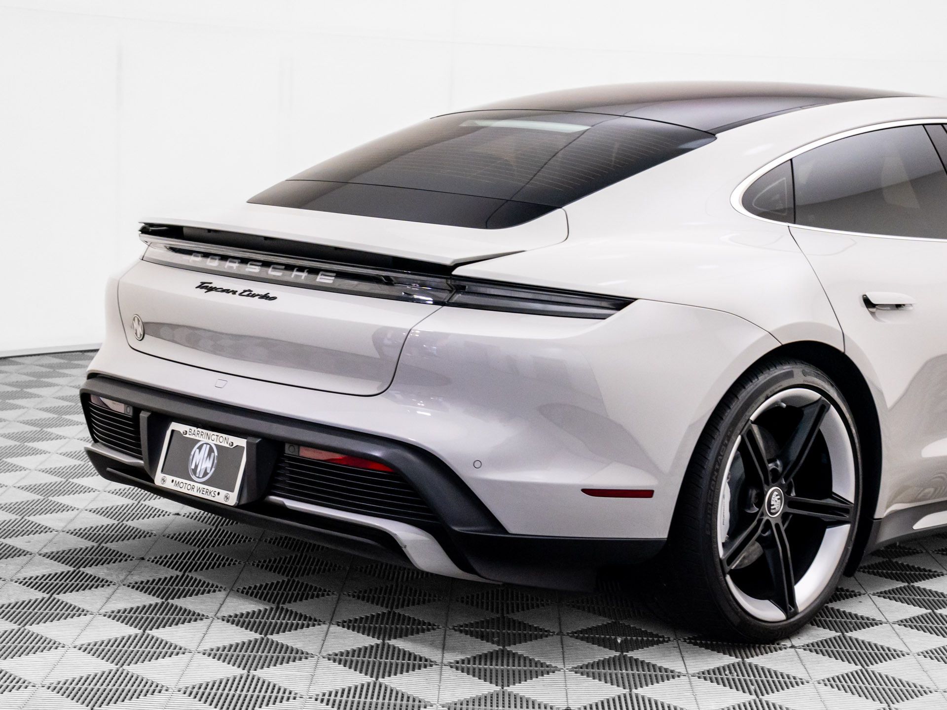 2021 Porsche Taycan Turbo photo 30
