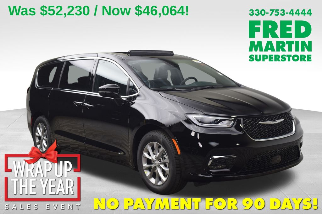 2026 Chrysler Pacifica Limited's photo