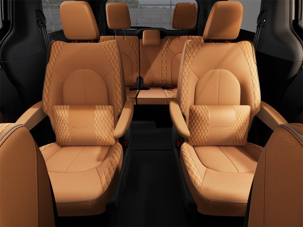 2026 Chrysler Pacifica Pinnacle photo 18