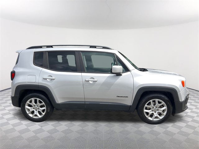 2017 Jeep Renegade Latitude North Edition photo 4