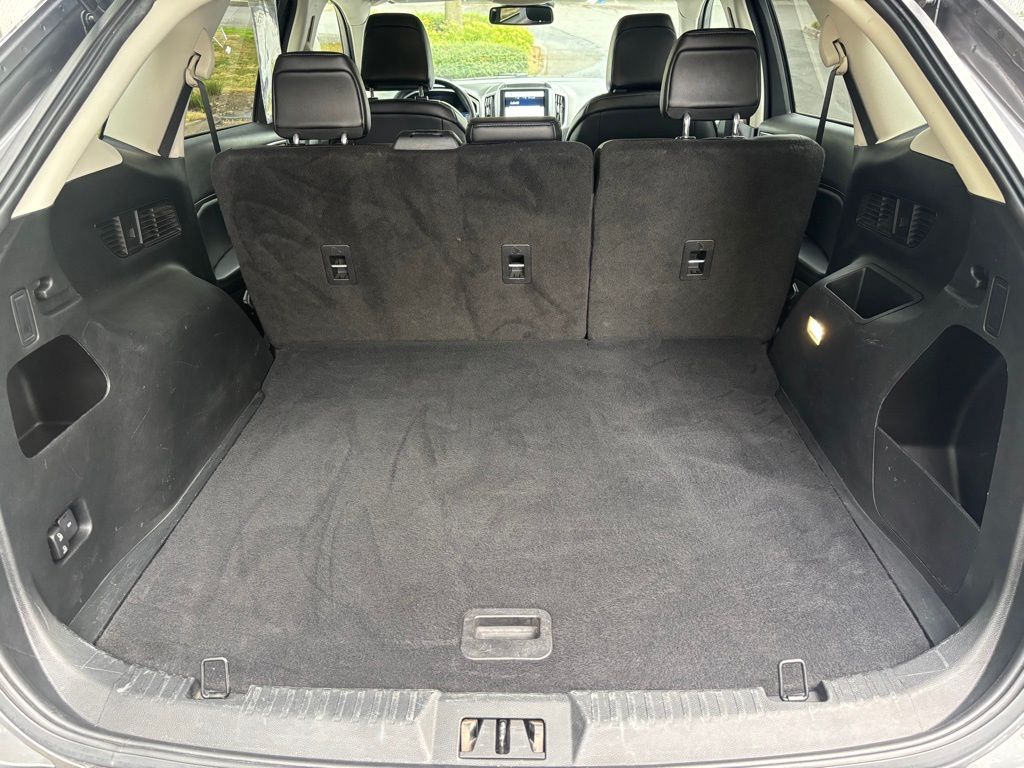 2022 Ford Edge SEL photo 26