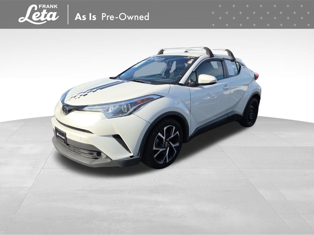 2018 Toyota C-HR XLE Premium's photo