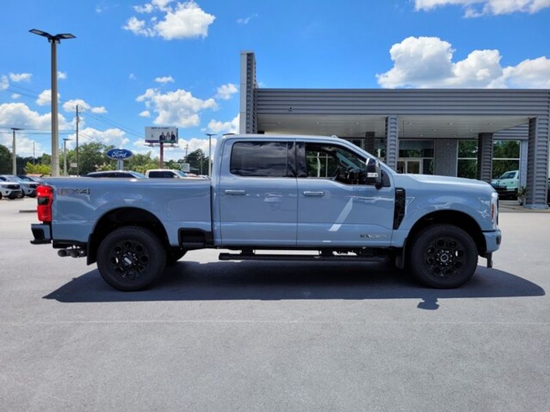 2025 Ford F-350 Lariat photo 11