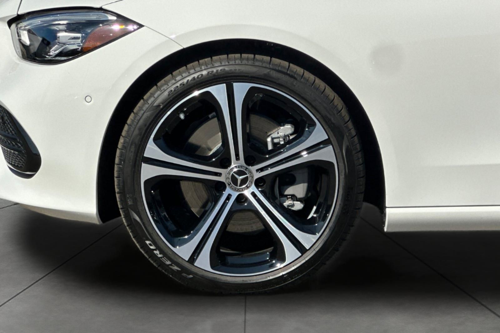 2025 Mercedes Benz C 300 photo 4