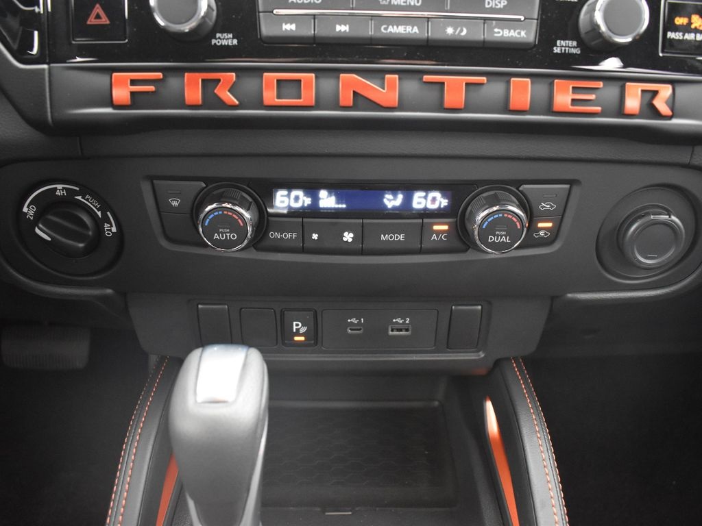 2025 Nissan Frontier photo 10