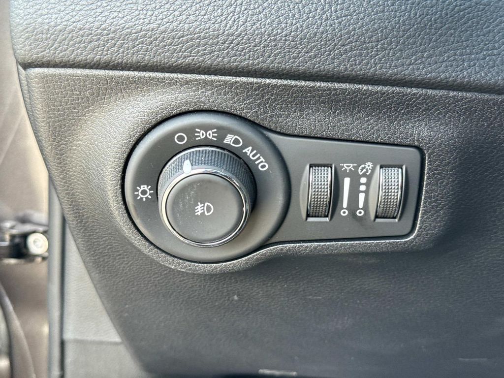 2019 Jeep Compass North Edition Latitude photo 31