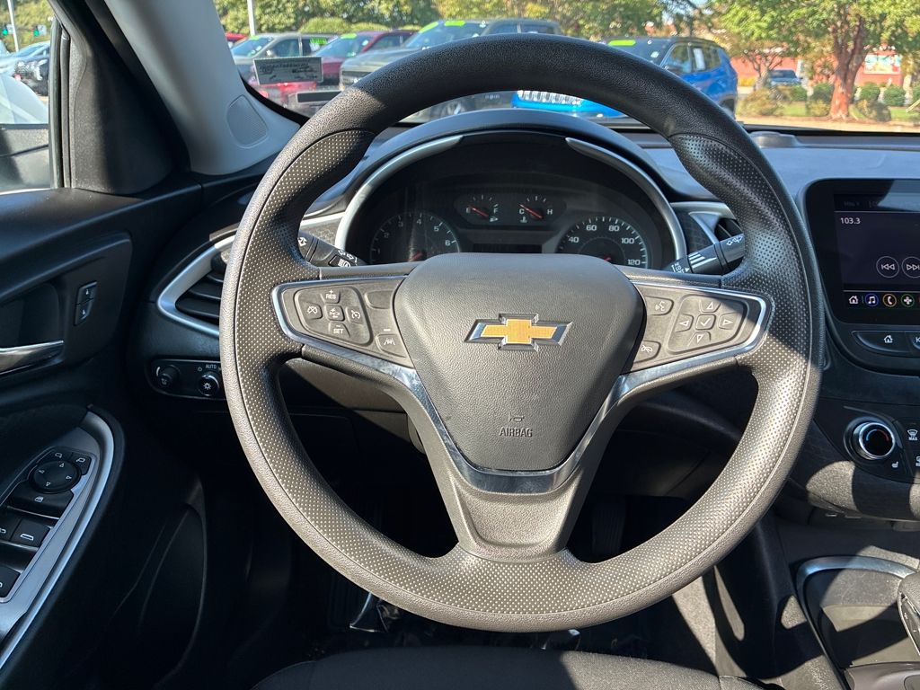 2024 Chevrolet Malibu 1LT photo 13