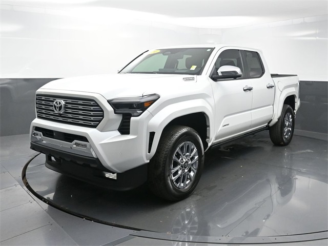 2024 Toyota Tacoma Limited 4x4 photo 3