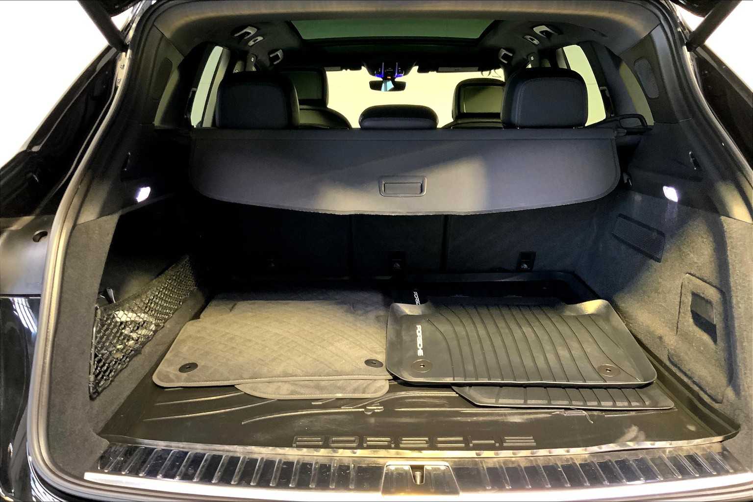 2020 Porsche Cayenne photo 34