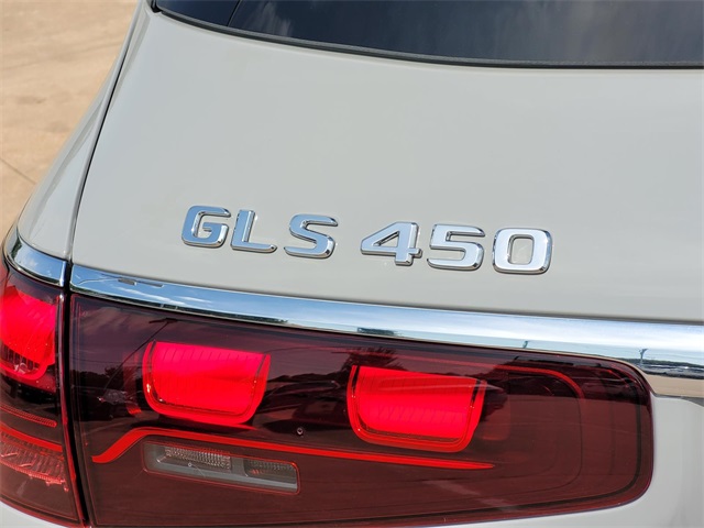 2025 Mercedes Benz GLS 450 4MATIC photo 11