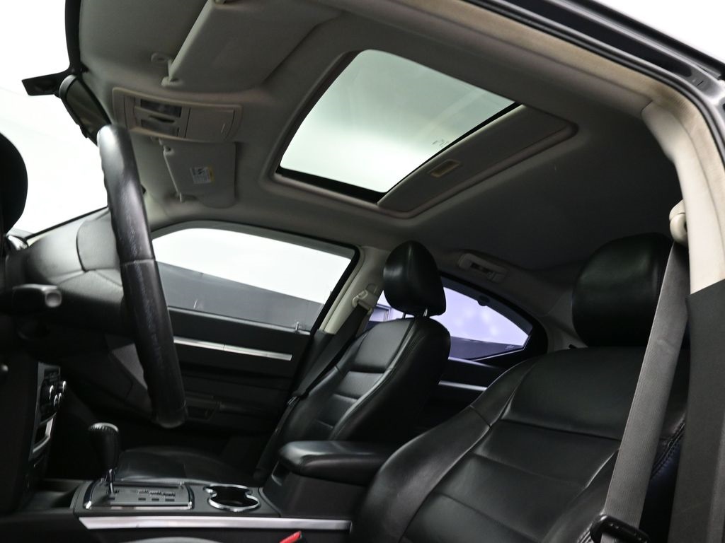 2008 Dodge Charger R/T photo 9