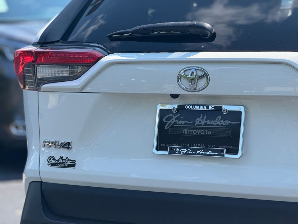 2023 Toyota RAV4 XLE photo 11