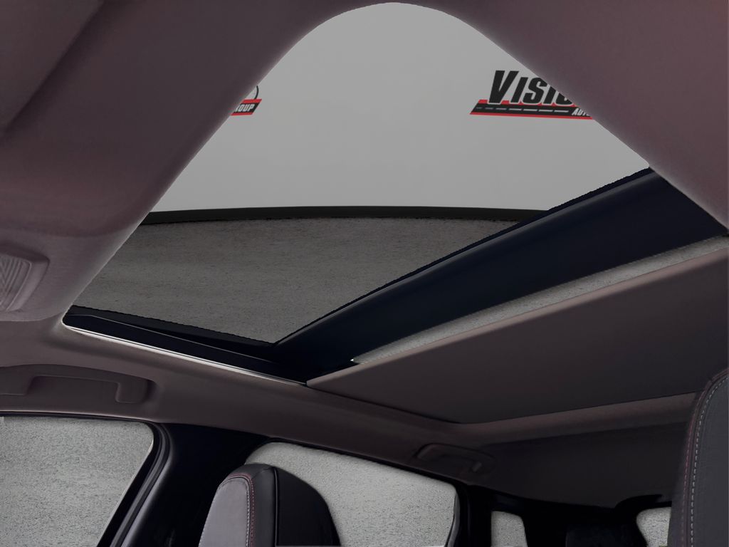 2025 Nissan Kicks SR photo 9