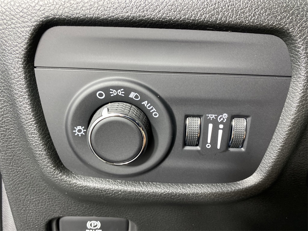 2025 Jeep Grand Cherokee Altitude X photo 18
