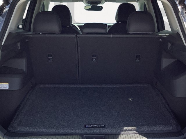 2025 Volkswagen Tiguan SE photo 13