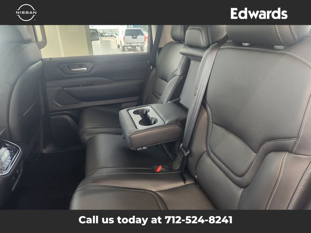 2026 Nissan Armada SV photo 17