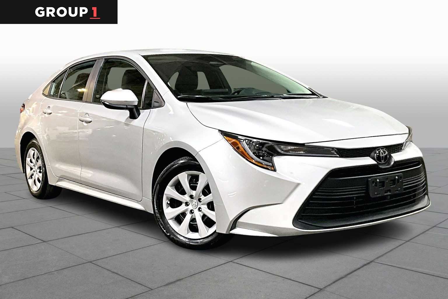 Used 2025 Toyota Corolla LE with VIN 5YFB4MDE8SP228802 for sale in Northfield, Minnesota