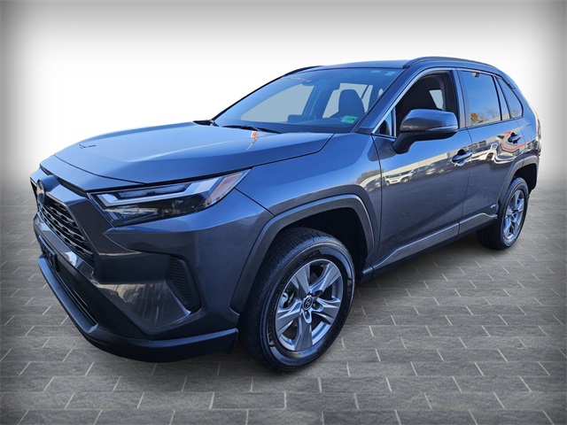 2024 Toyota RAV4 Hybrid XLE photo 3