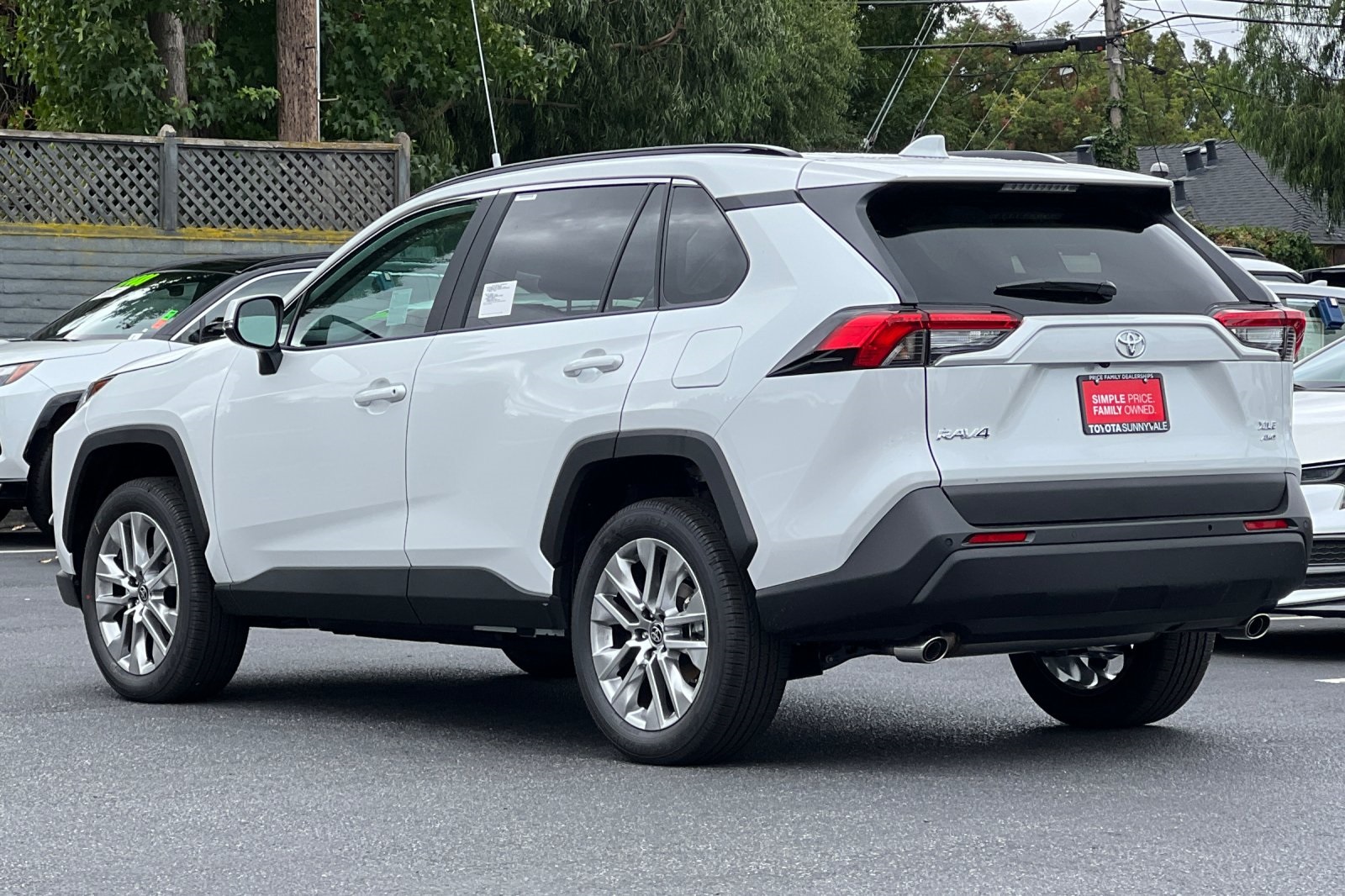 2025 Toyota RAV4 XLE Premium photo 5