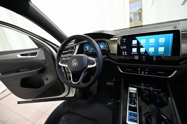 2026 Volkswagen Atlas Cross Sport SE Technology photo 17