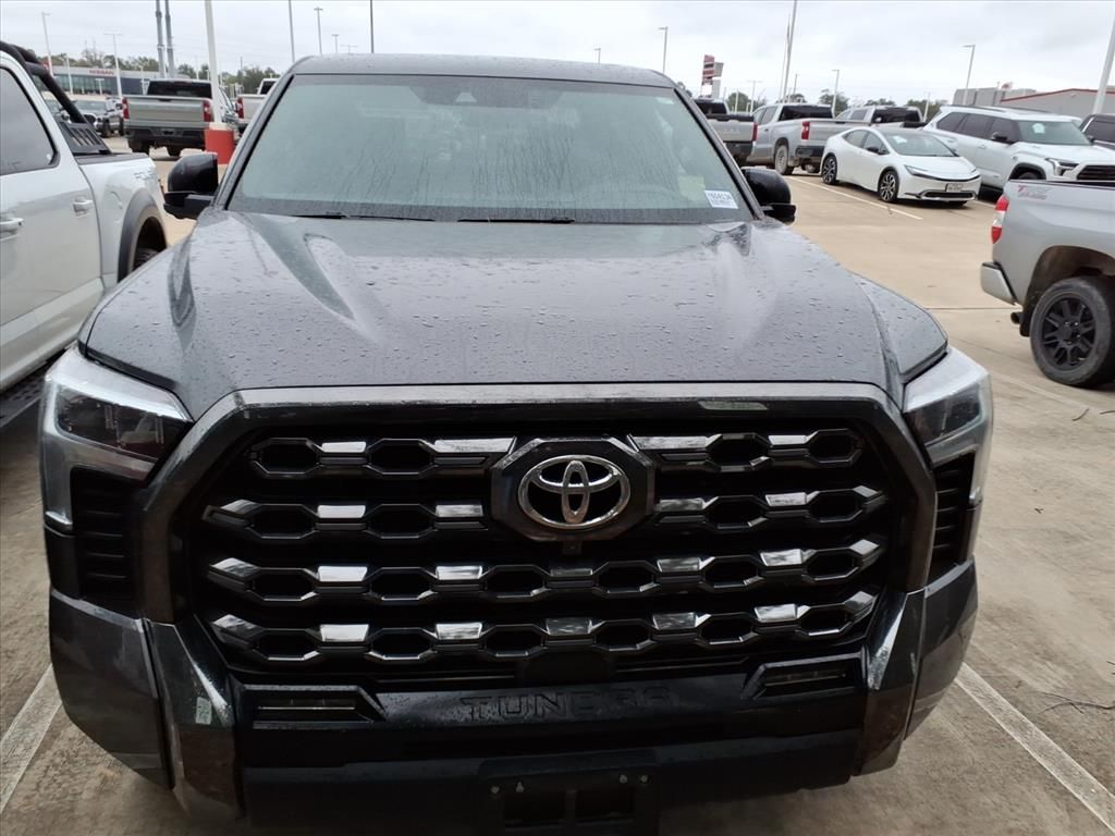 2023 Toyota Tundra Platinum CrewMax photo 2