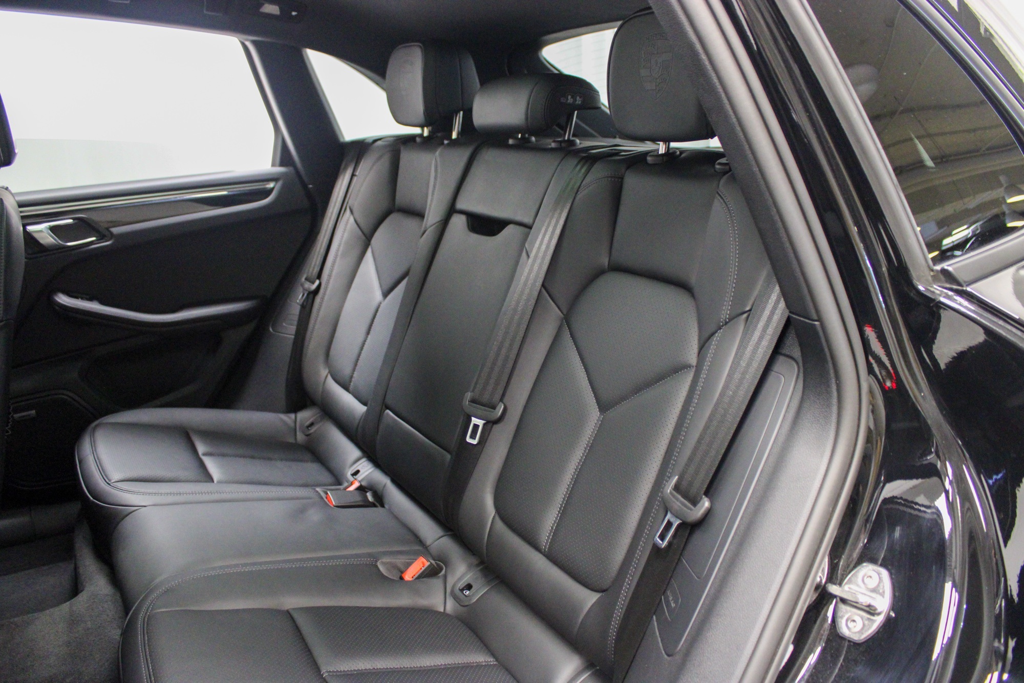 2025 Porsche Macan Base photo 23