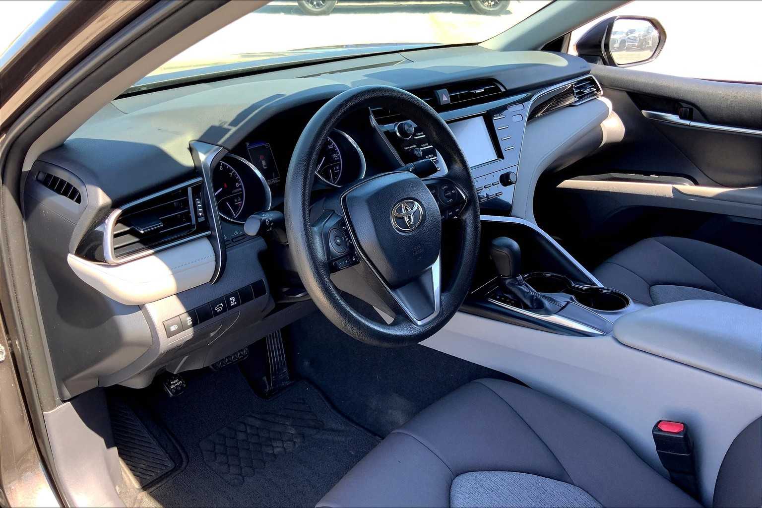 2019 Toyota Camry LE photo 15