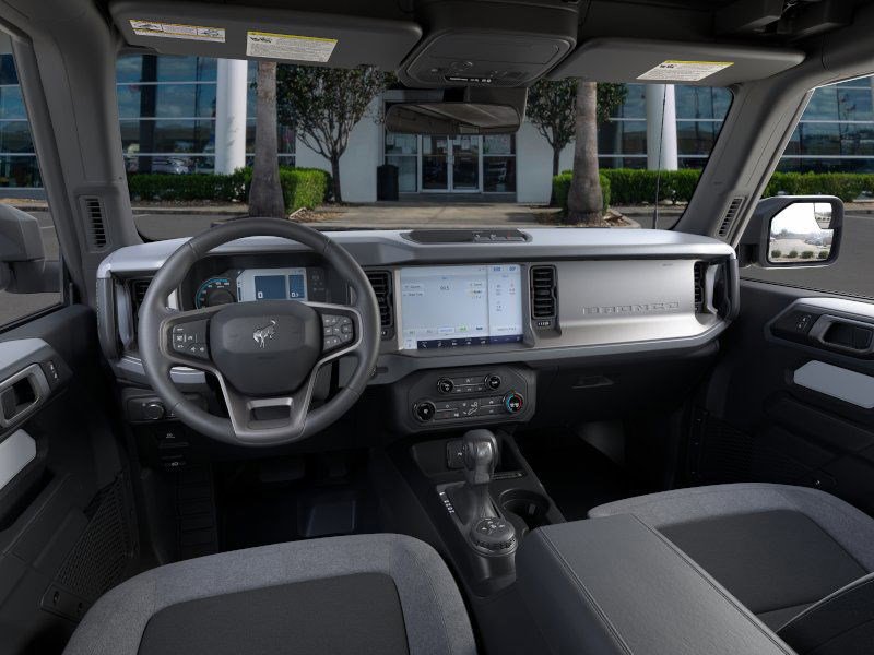2025 Ford Bronco Base photo 8