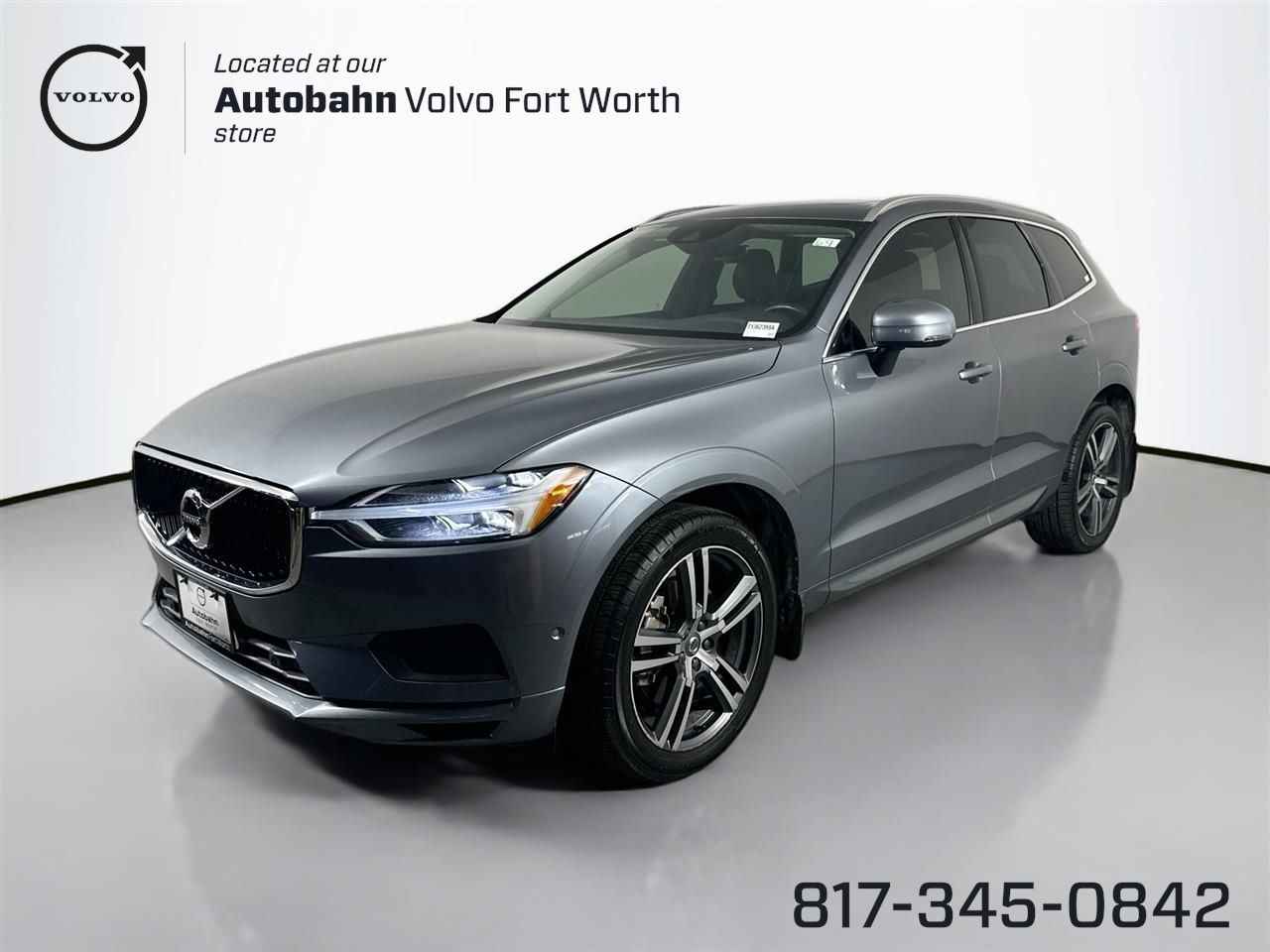 2018 Volvo XC60 Momentum's photo