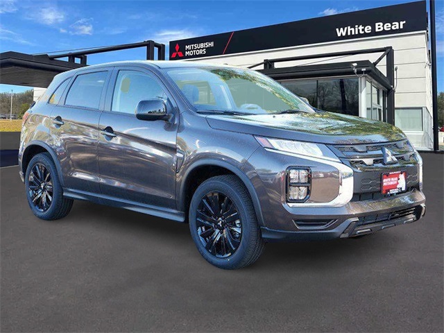 2025 Mitsubishi Outlander Sport LE's photo