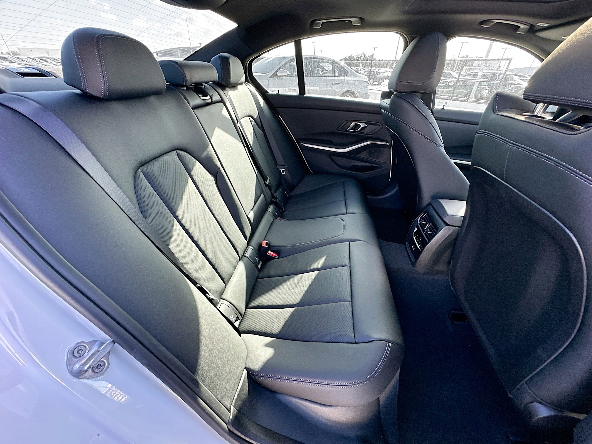 2025 Bmw 330i photo 25