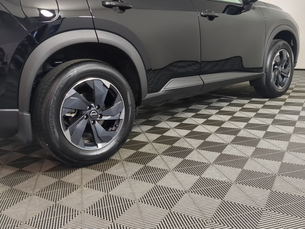 2026 Nissan Rogue SV photo 5