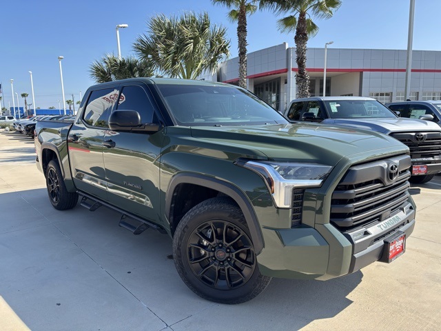 2023 Toyota Tundra SR5's photo