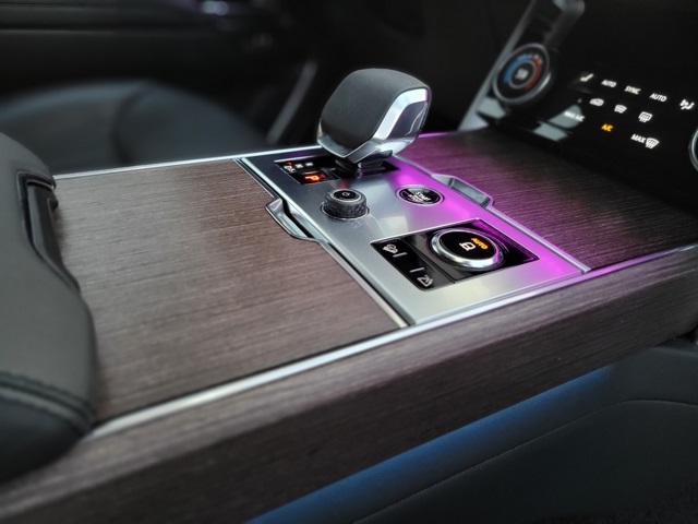 2023 Land Rover Range Rover SE photo 22