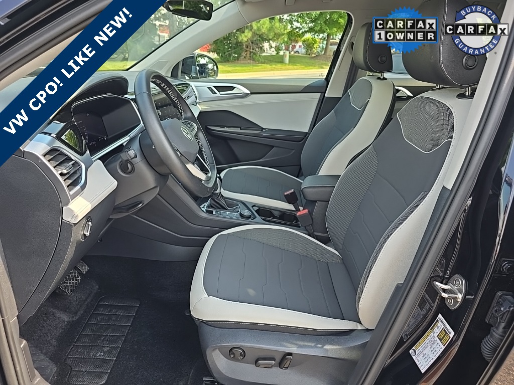 2025 Volkswagen Taos SE photo 4